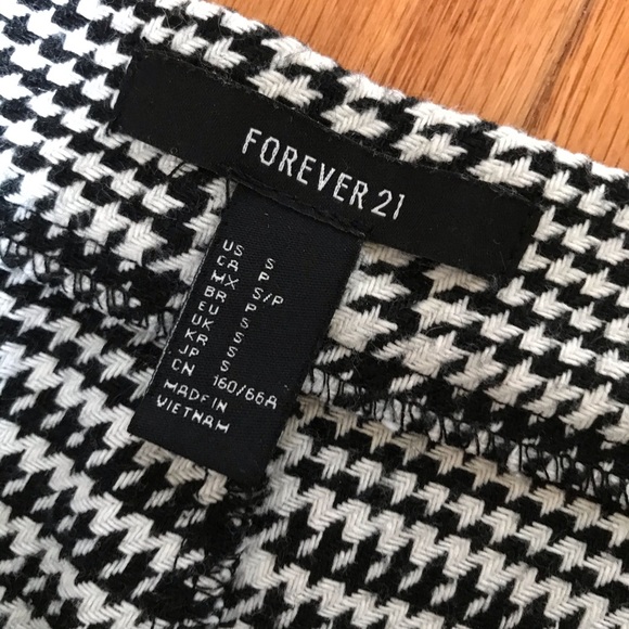 Forever21 houndstooth mini skirt! - Picture 4 of 4